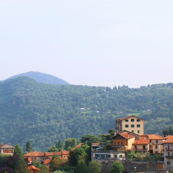 Outdoor terrace seating suitable for families in Madrid